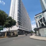 בניין קונדומיניום עם דירת סטודיו להשכרה בפנום פן ליד ריברסייד